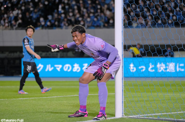 ユナイテッドが狙う「圧倒的な大器」。浦和gk鈴木彩艶はどう磨かれているのか？ Footballista フットボリスタ